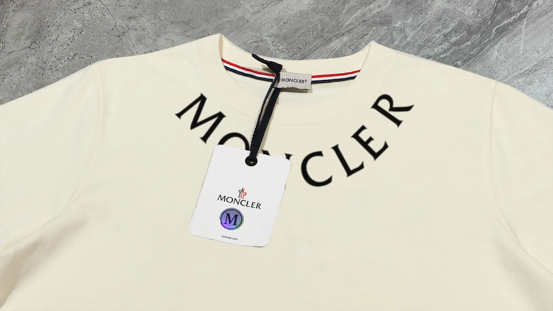 【 In Stock】 〖 𝐌𝐎𝐍𝐂𝐋𝐄𝐑~ 〗 440g ， 😎 ， ， Factory 2025 T ， ， Premium LOGO， Same Style ：Black White Size：S M L XL 2XL
